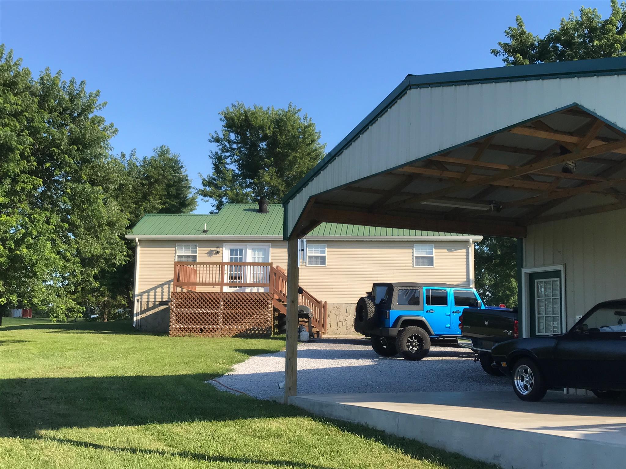 1109 Oak Knob Road Lafayette, TN 37083 - Photo 2 of 16 Gallery Image 2