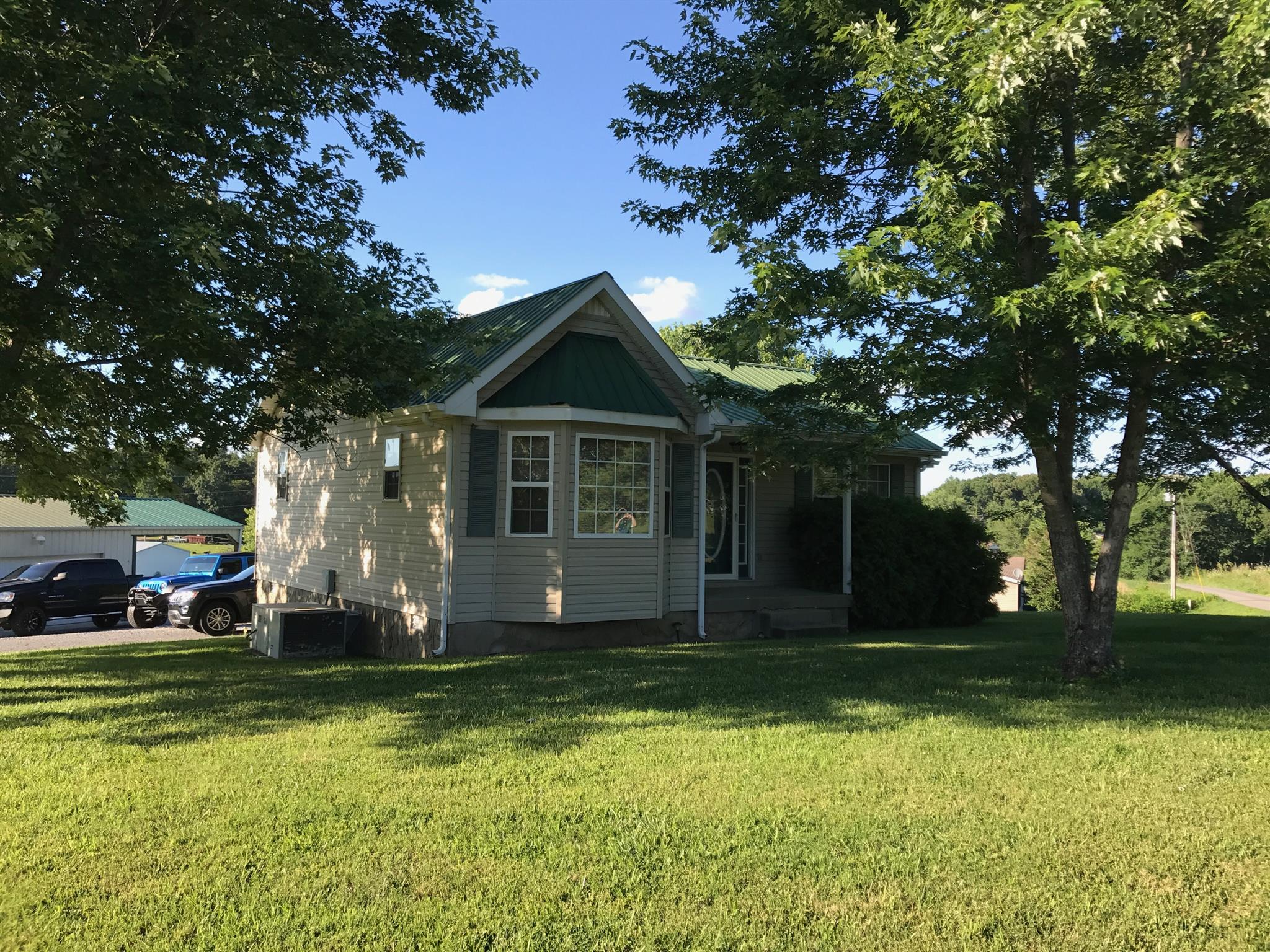 1109 Oak Knob Road Lafayette, TN 37083 - Photo 4 of 16 Gallery Image 4