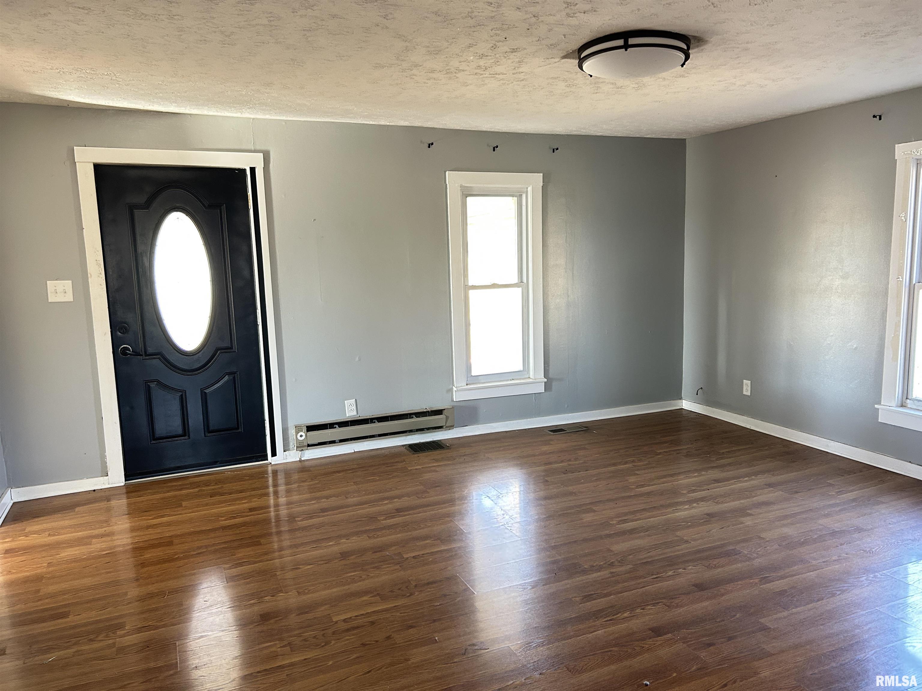 11298 Paulton Road Pittsburg, IL 62974 - Photo 3 of 11 Gallery Image 3