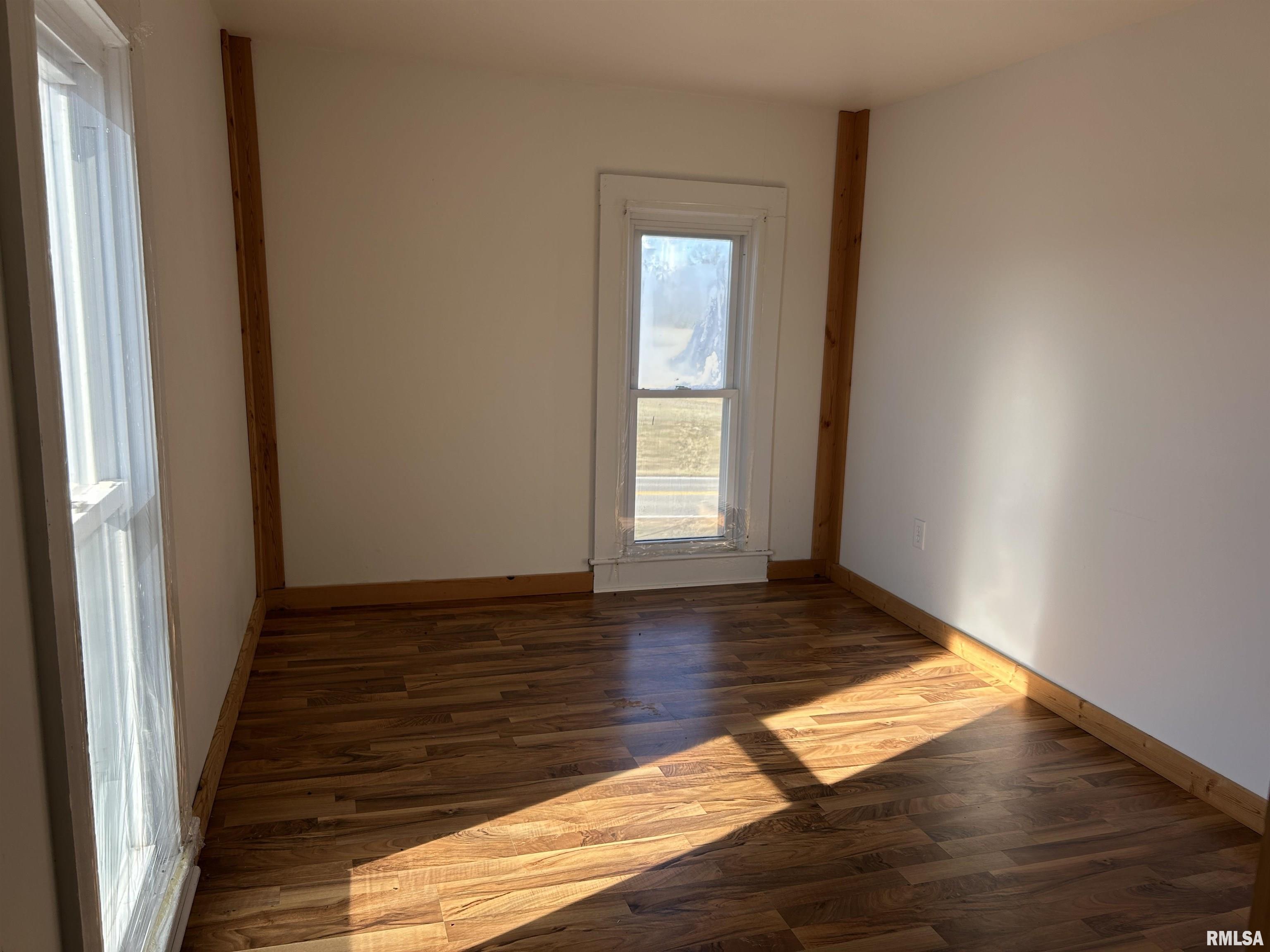 11298 Paulton Road Pittsburg, IL 62974 - Photo 7 of 11 Gallery Image 7