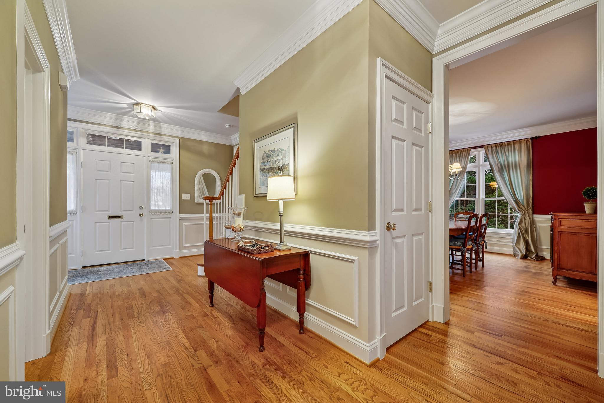 8807 Ridge Road Bethesda, MD 20817 - Photo 40 of 72 a view of a livingroom with furniture and hardwood floor