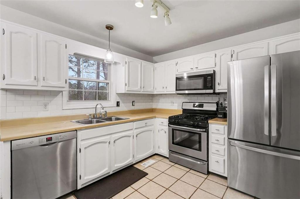 325 Madeline Way Temple, GA 30179 - Photo 12 of 28