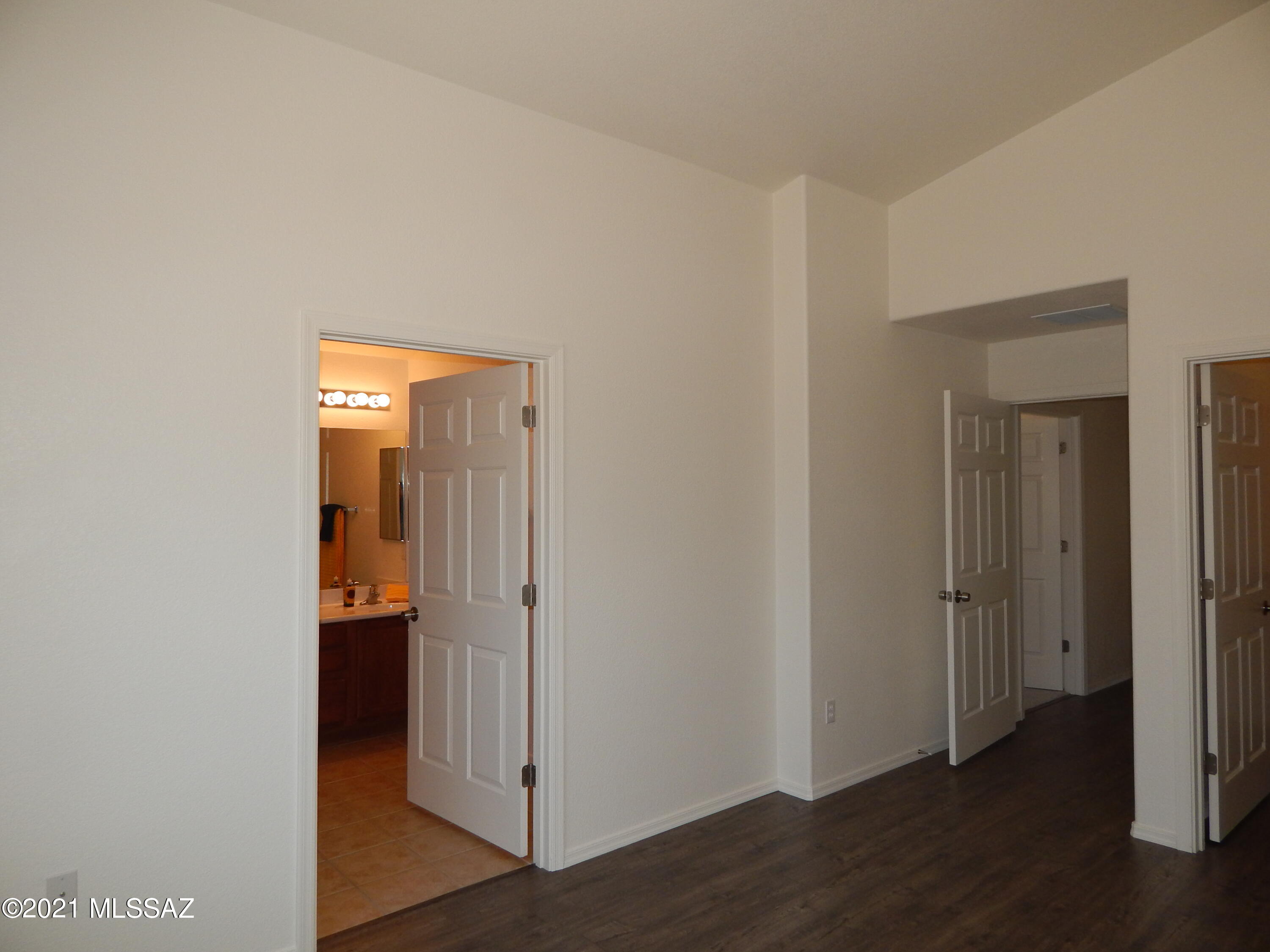 2340 West Golden Hills Road Tucson, AZ 85745 - Photo 22 of 45