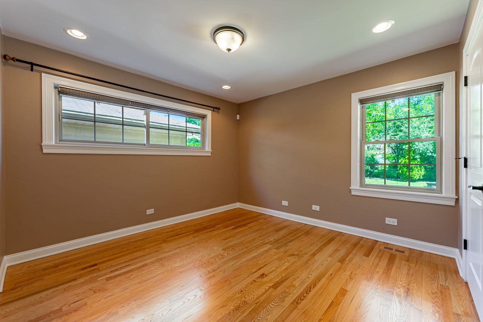 1434 Devon Avenue Park Ridge, IL 60068 - Photo 11 of 40