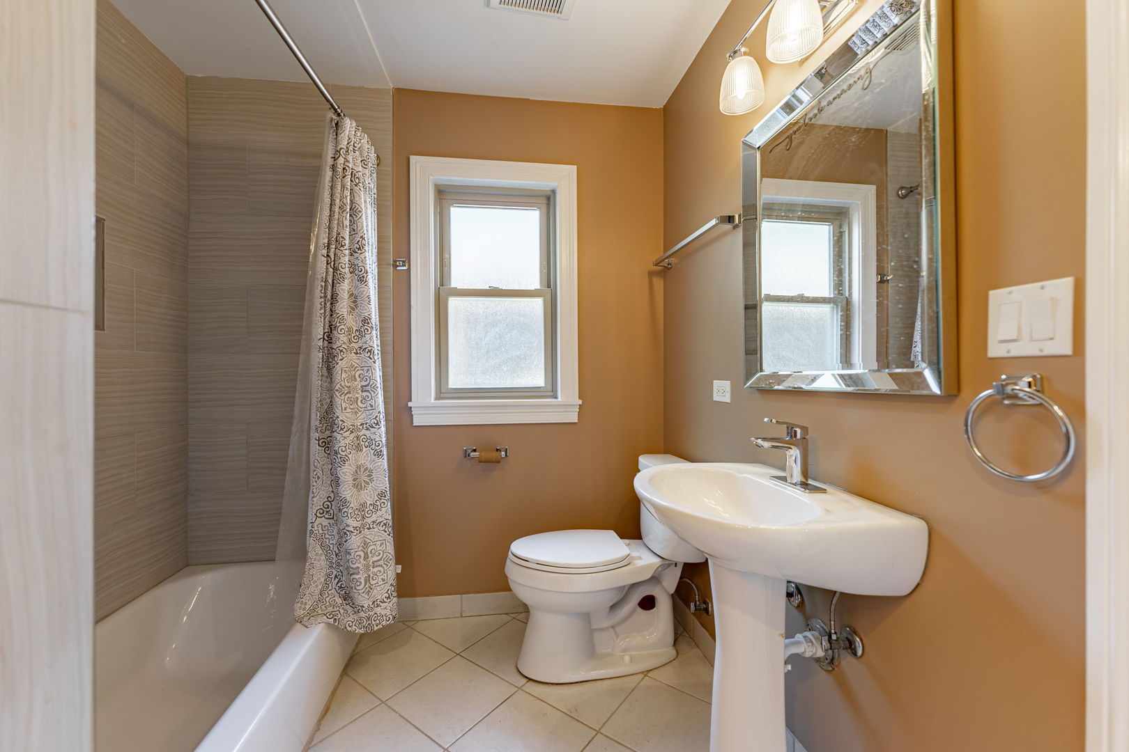 1434 Devon Avenue Park Ridge, IL 60068 - Photo 13 of 40
