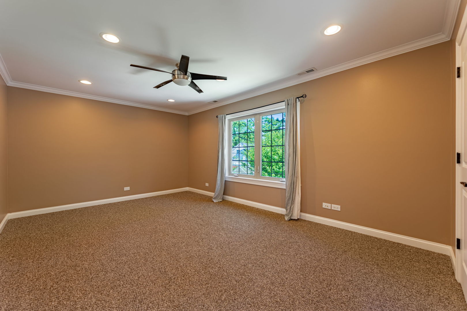 1434 Devon Avenue Park Ridge, IL 60068 - Photo 14 of 40