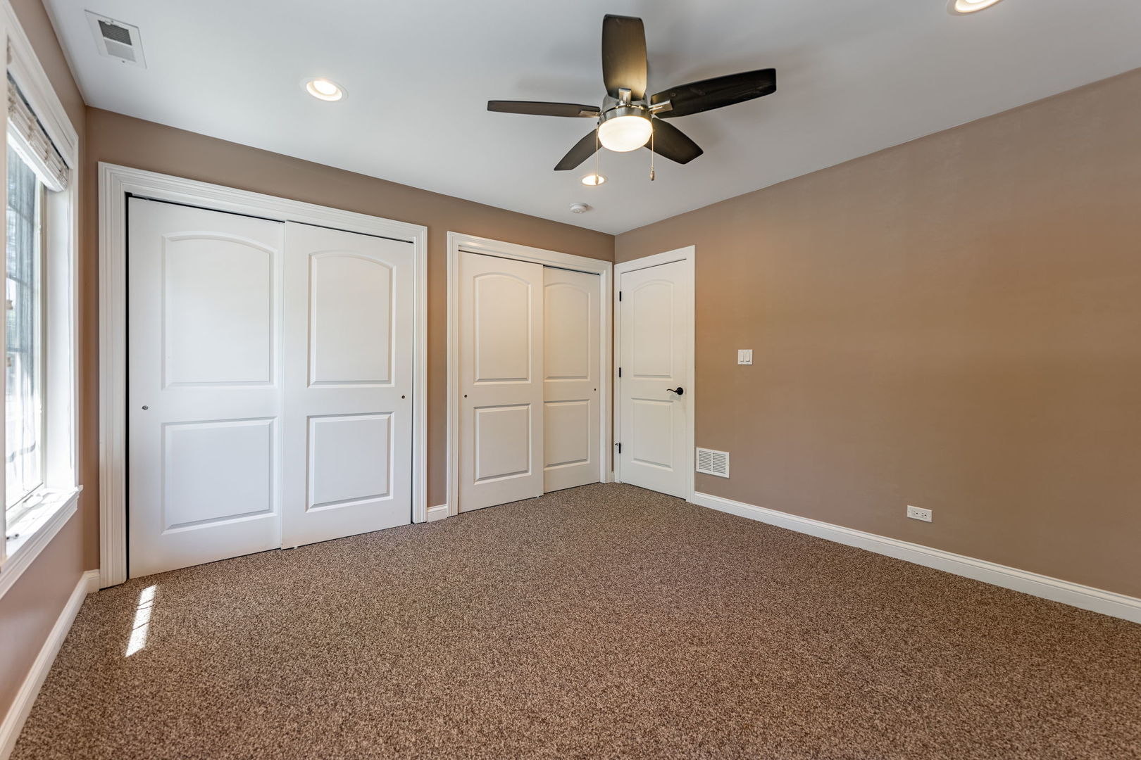 1434 Devon Avenue Park Ridge, IL 60068 - Photo 24 of 40