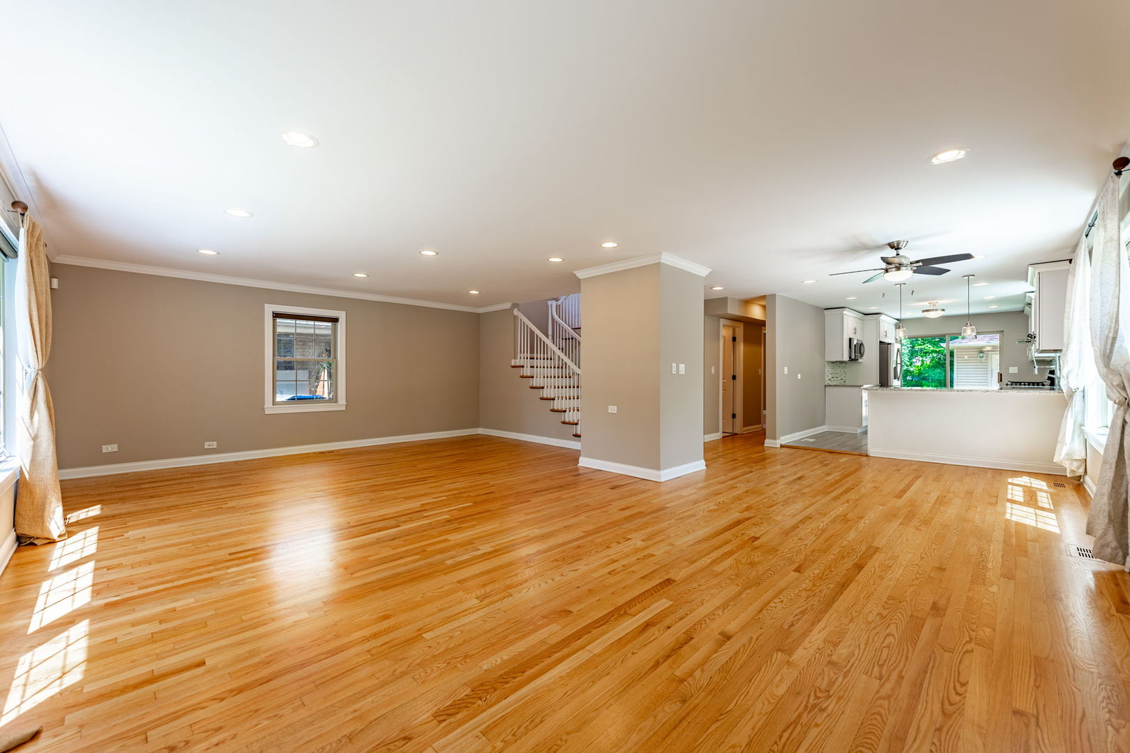 1434 Devon Avenue Park Ridge, IL 60068 - Photo 3 of 40