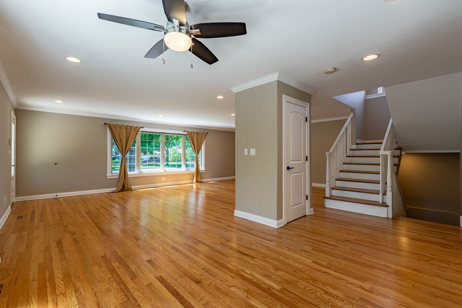 1434 Devon Avenue Park Ridge, IL 60068 - Photo 7 of 40