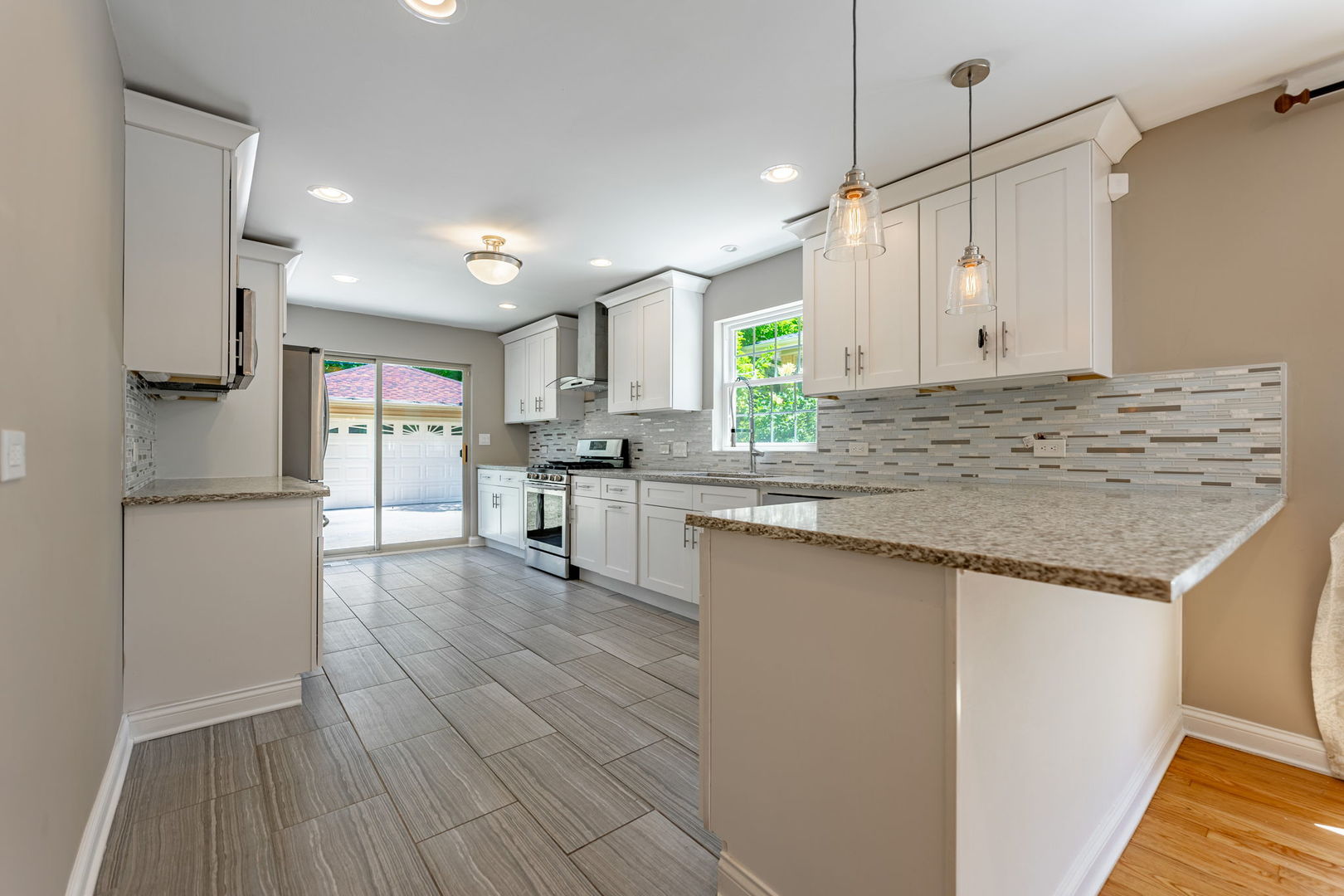 1434 Devon Avenue Park Ridge, IL 60068 - Photo 8 of 40
