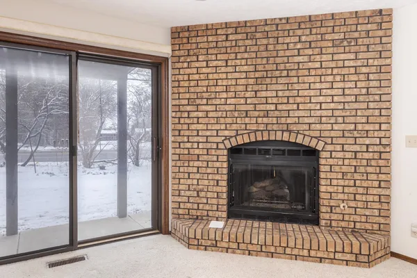 $115,000 | 105 Carol Court, Unit C1, Pontiac, IL 61764