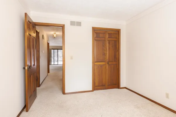 $115,000 | 105 Carol Court, Unit C1, Pontiac, IL 61764