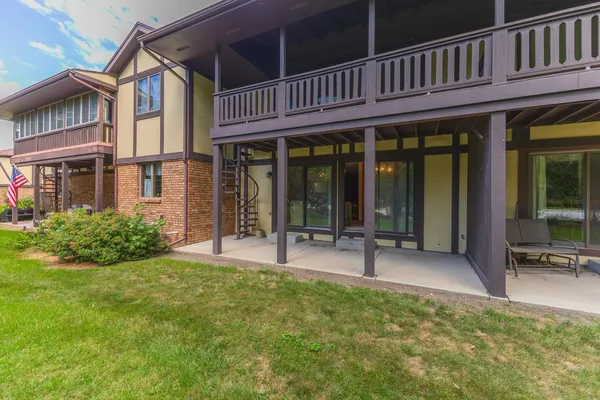 $115,000 | 105 Carol Court, Unit C1, Pontiac, IL 61764