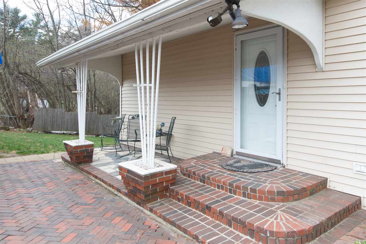 730 Corning Road Manchester, NH 03109 - Photo 3 of 36