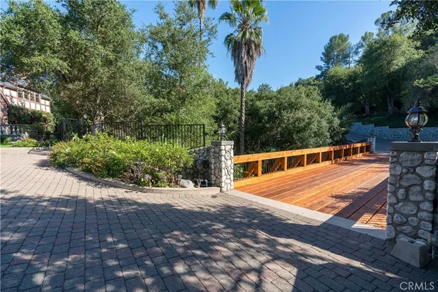 $8,950,000 | 375 Berkshire Avenue, La Canada Flintridge, CA 91011