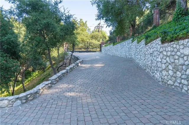 $8,950,000 | 375 Berkshire Avenue, La Canada Flintridge, CA 91011