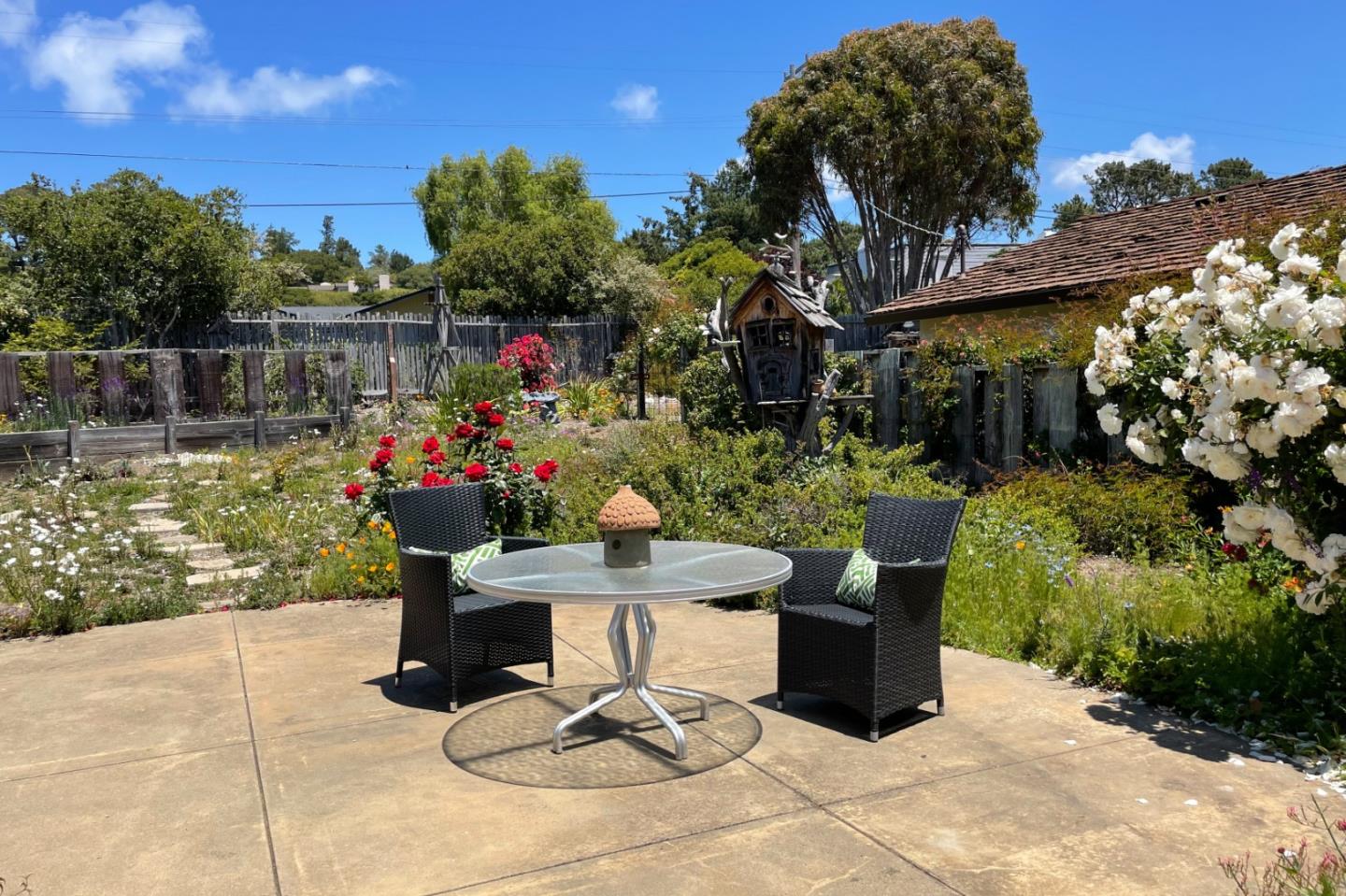 25815 Rio Vista Drive Carmel, CA 93923 - Photo 41 of 49 a view of a chairs and tables in the patio