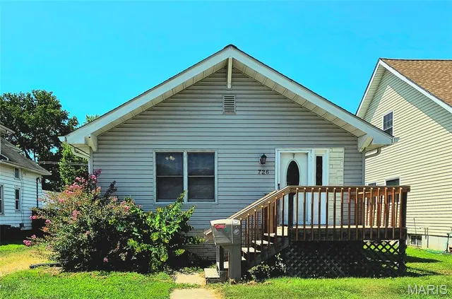 $145,000 | 726 Rice Street, Wood River, IL 62095
