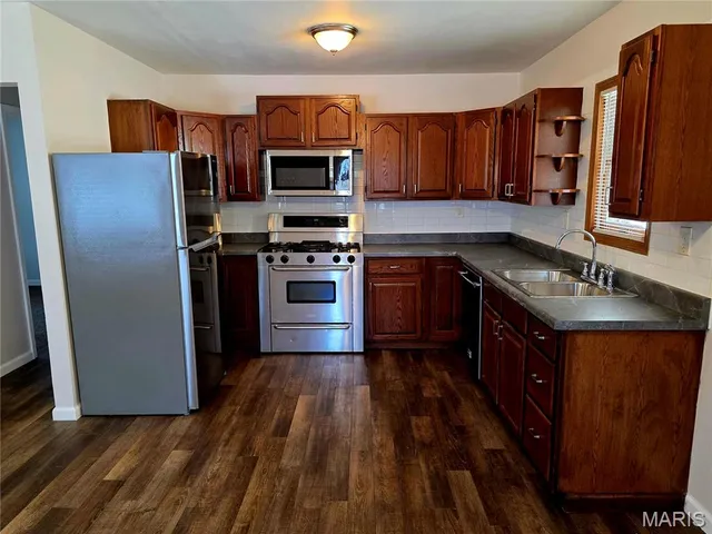 $145,000 | 726 Rice Street, Wood River, IL 62095