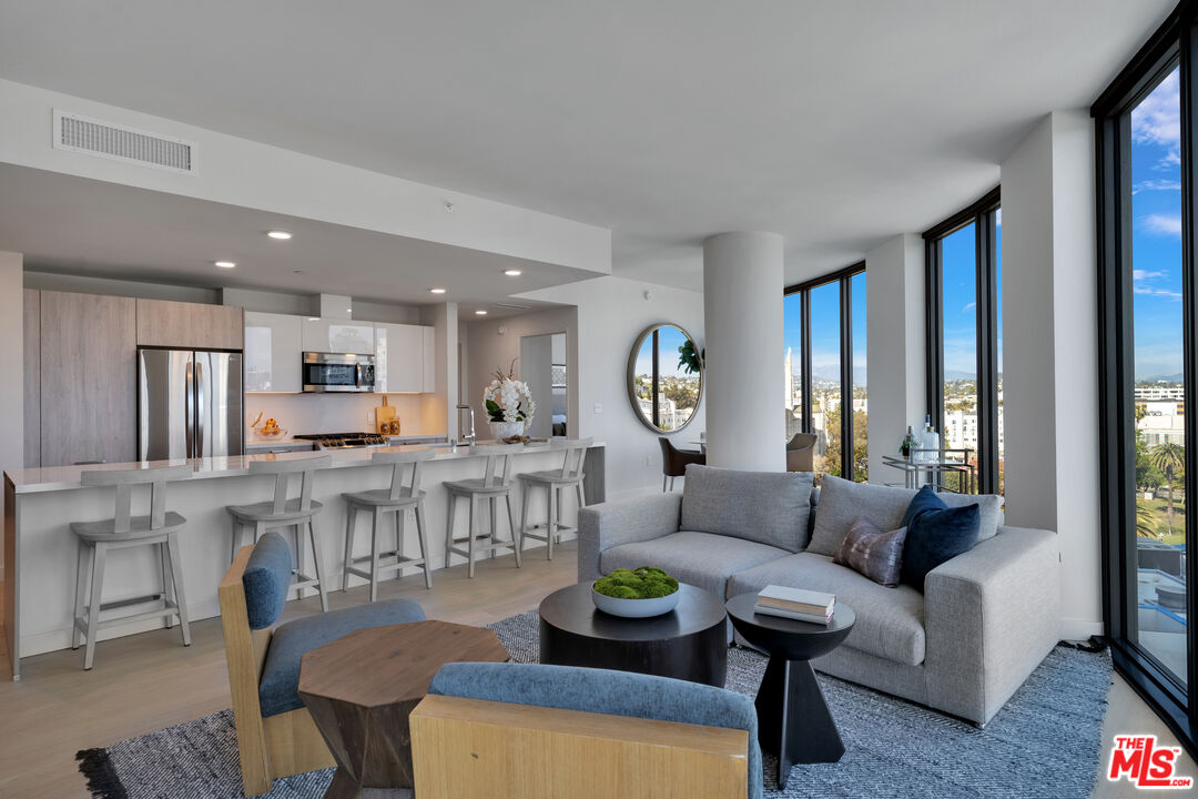 2801 Sunset Place, Unit PH01 Los Angeles, CA 90005 - Photo 4 of 18