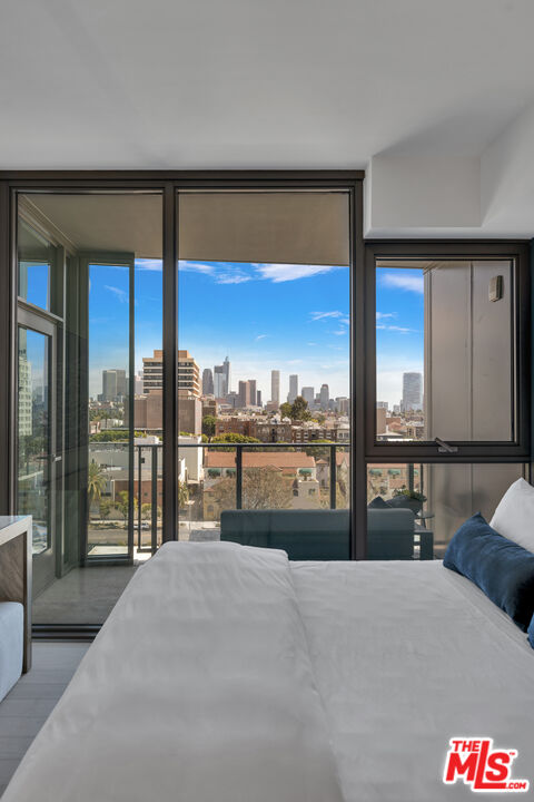 2801 Sunset Place, Unit PH01 Los Angeles, CA 90005 - Photo 10 of 18