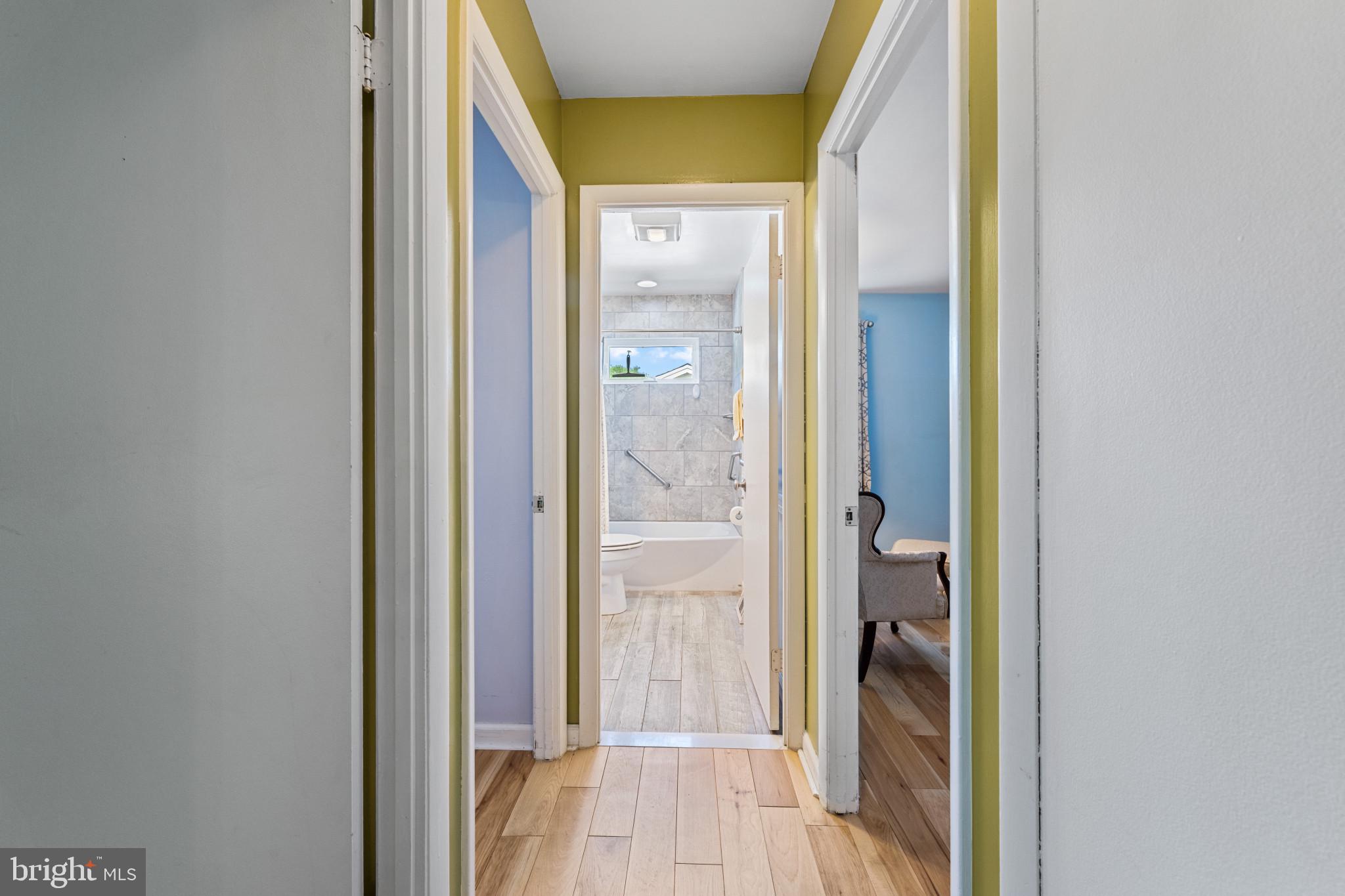 245 Candytuft Road Reisterstown, MD 21136 - Photo 16 of 40 Hallway