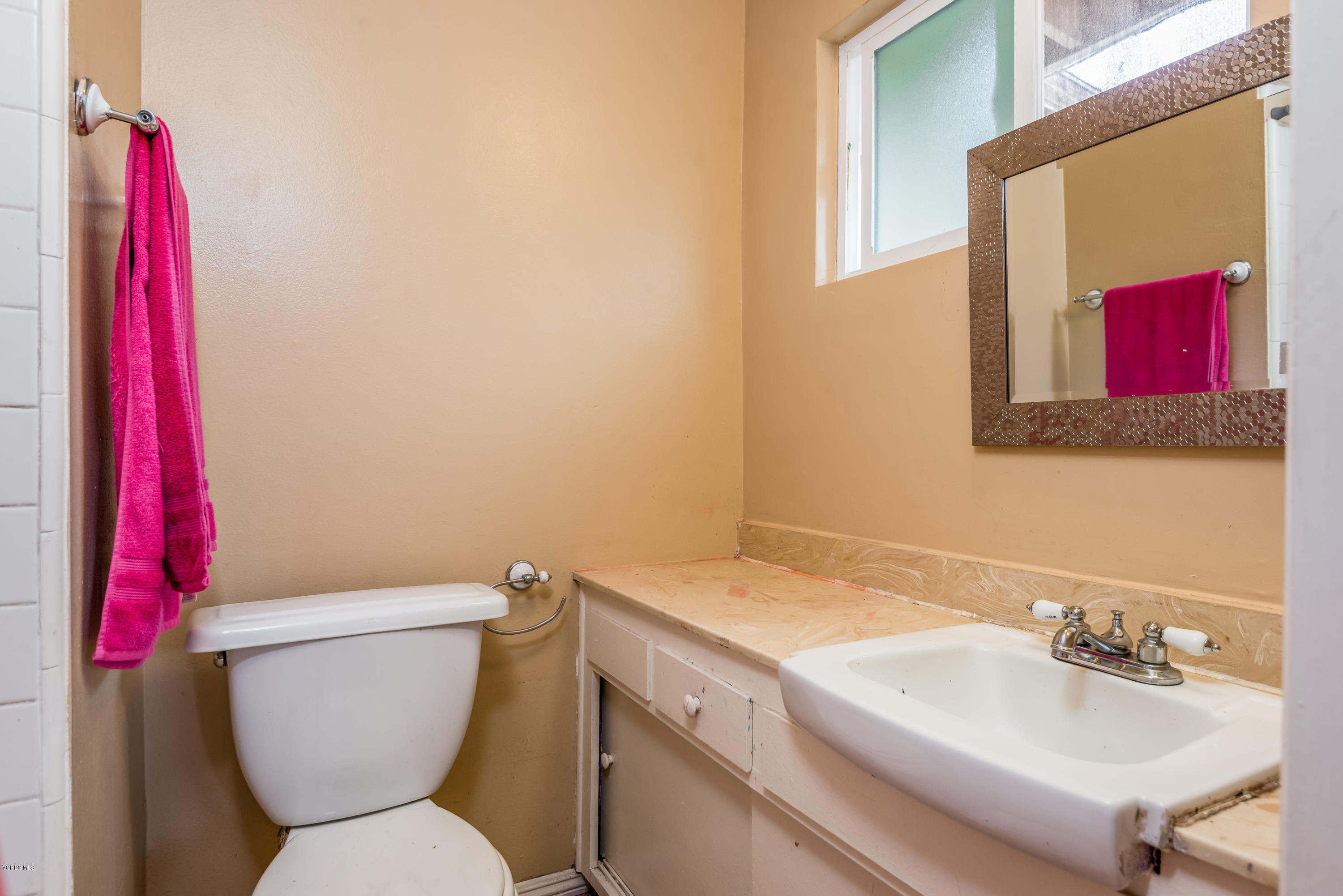 3000 Madera Place Oxnard, CA 93033 - Photo 15 of 18 15-Master Bathroom
