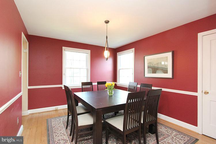 8209 Maple Ridge Road Bethesda, MD 20814 - Photo 5 of 26 Separate Dining Room