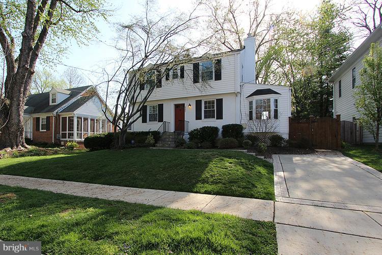 8209 Maple Ridge Road Bethesda, MD 20814 - Photo 7 of 26 Exterior (Front)