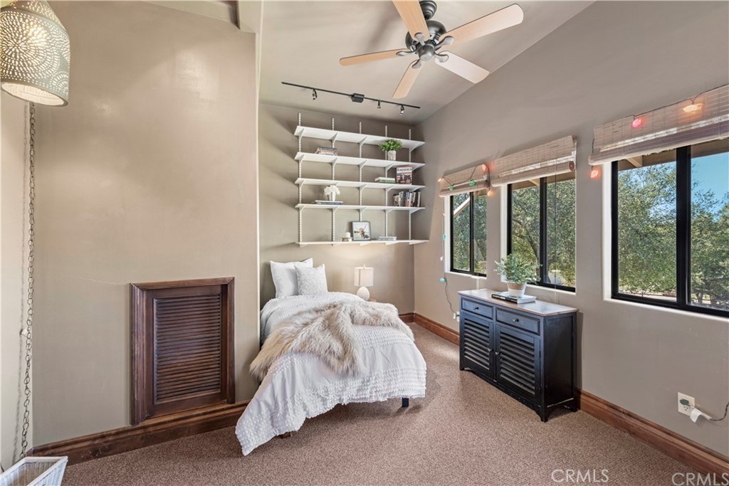 10950 Fox Springs Road Fallbrook, CA 92028 - Photo 12 of 23