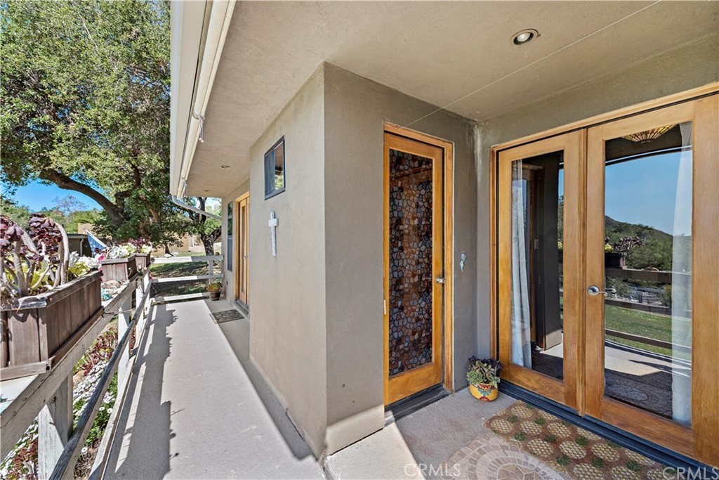 10950 Fox Springs Road Fallbrook, CA 92028 - Photo 2 of 23