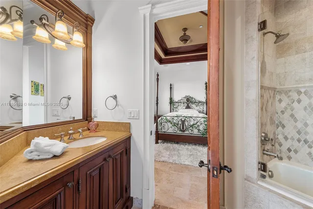 $8,995,000 | 3201 Northeast 27th Avenue, Lighthouse Point, FL 33064