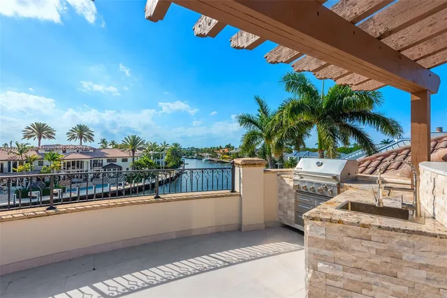 $8,995,000 | 3201 Northeast 27th Avenue, Lighthouse Point, FL 33064