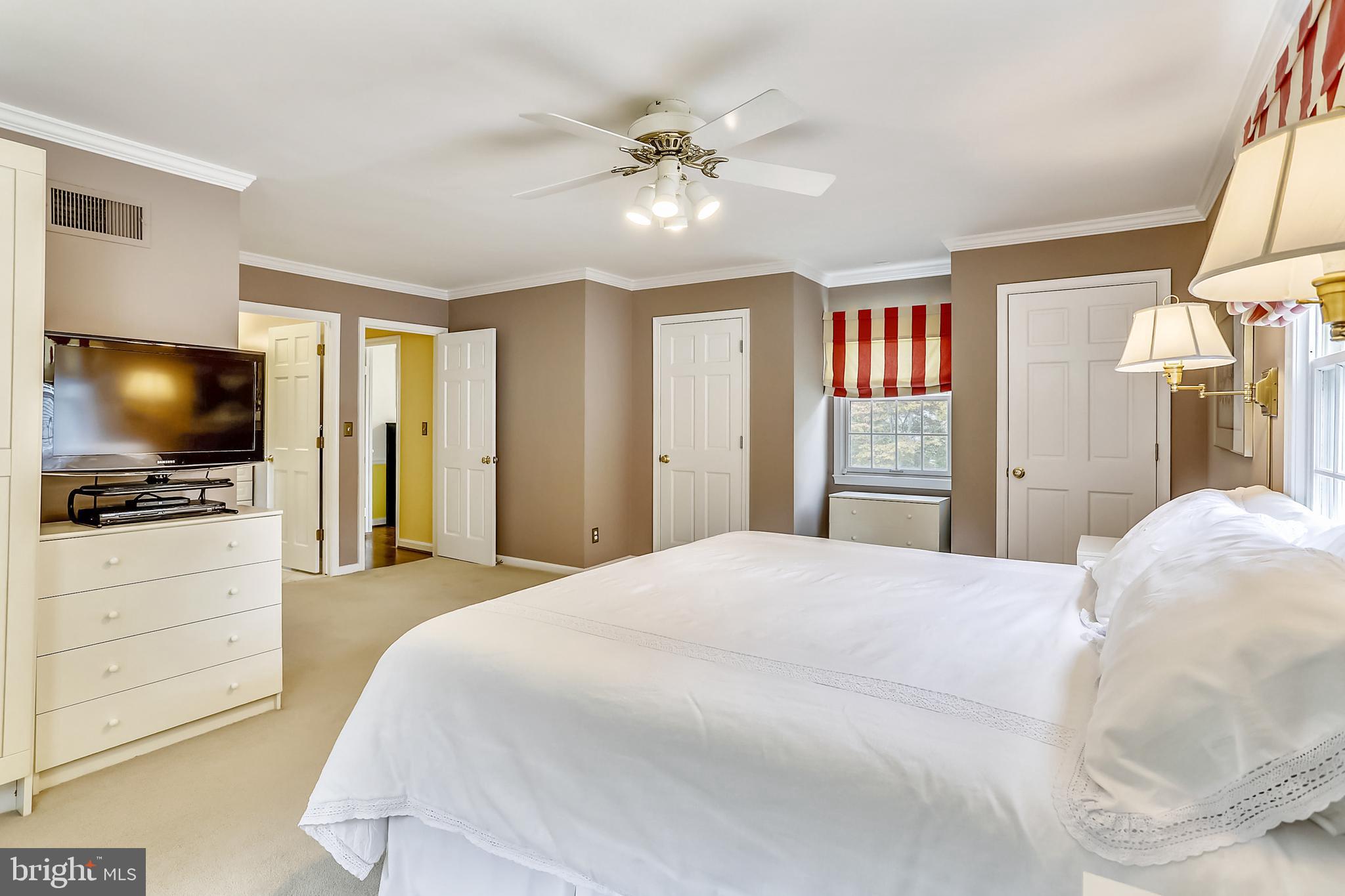 5016 Sangamore Road Bethesda, MD 20816 - Photo 17 of 31 Owners suite