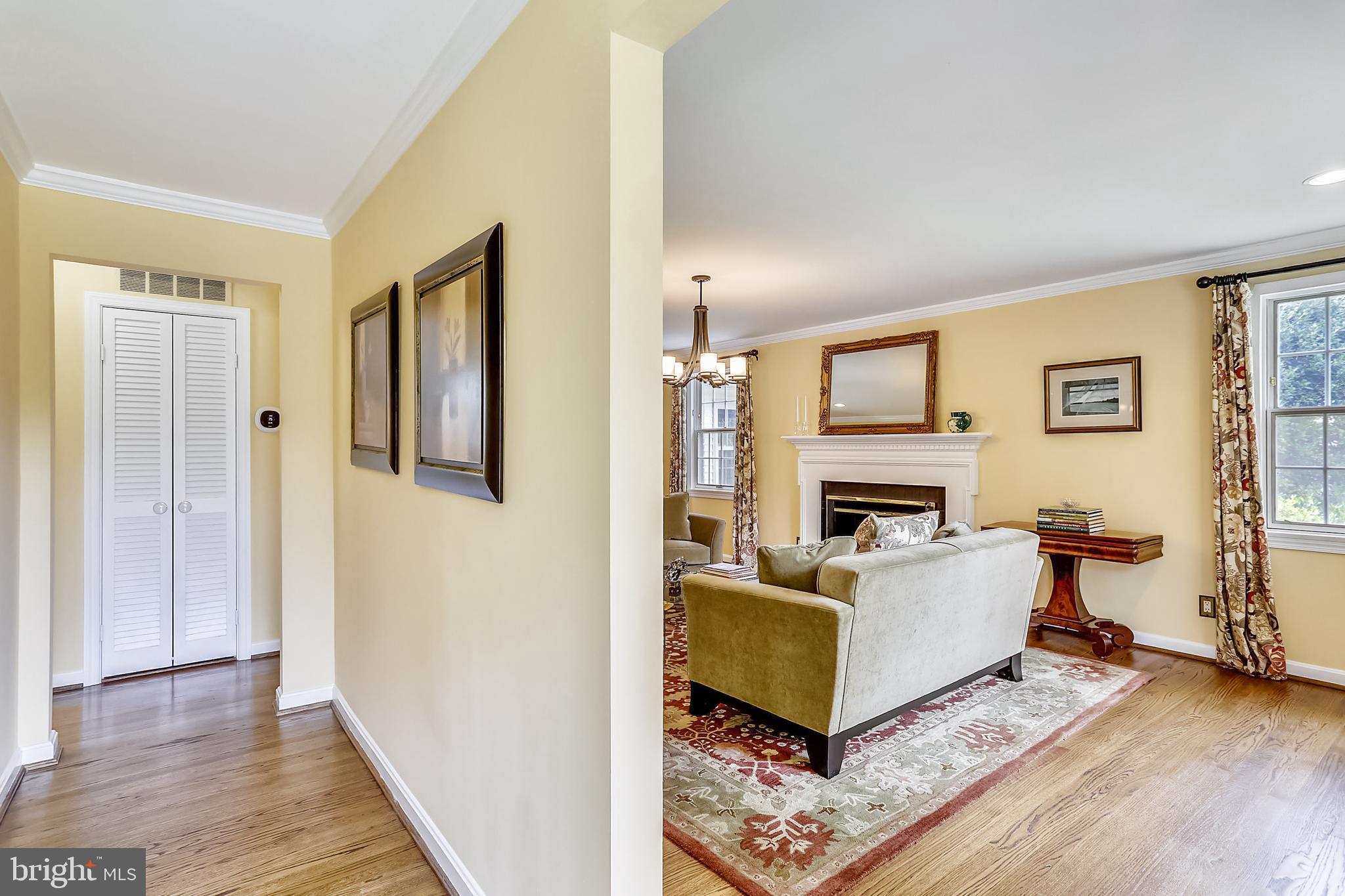 5016 Sangamore Road Bethesda, MD 20816 - Photo 3 of 31 Foyer