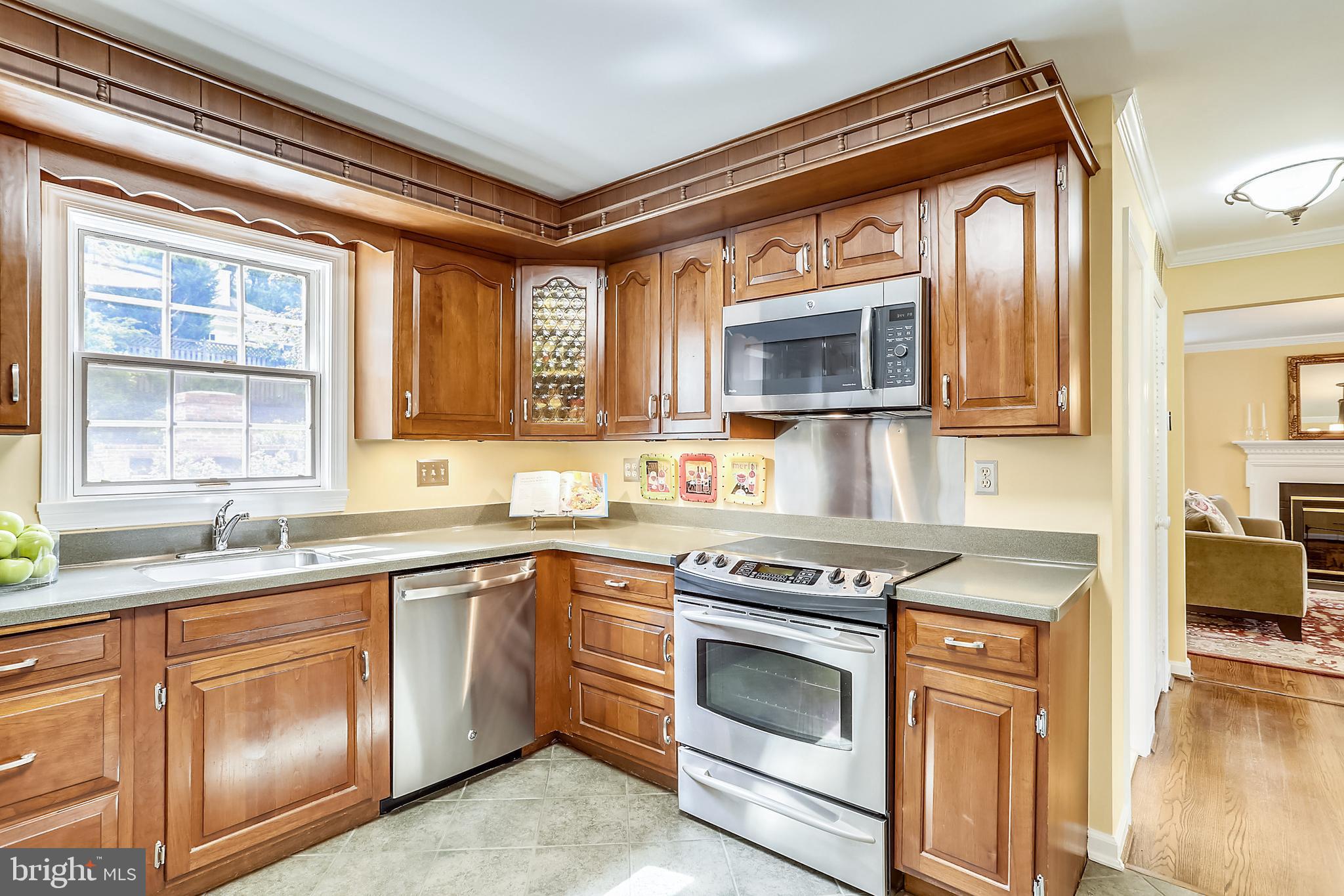 5016 Sangamore Road Bethesda, MD 20816 - Photo 10 of 31 Kitchen
