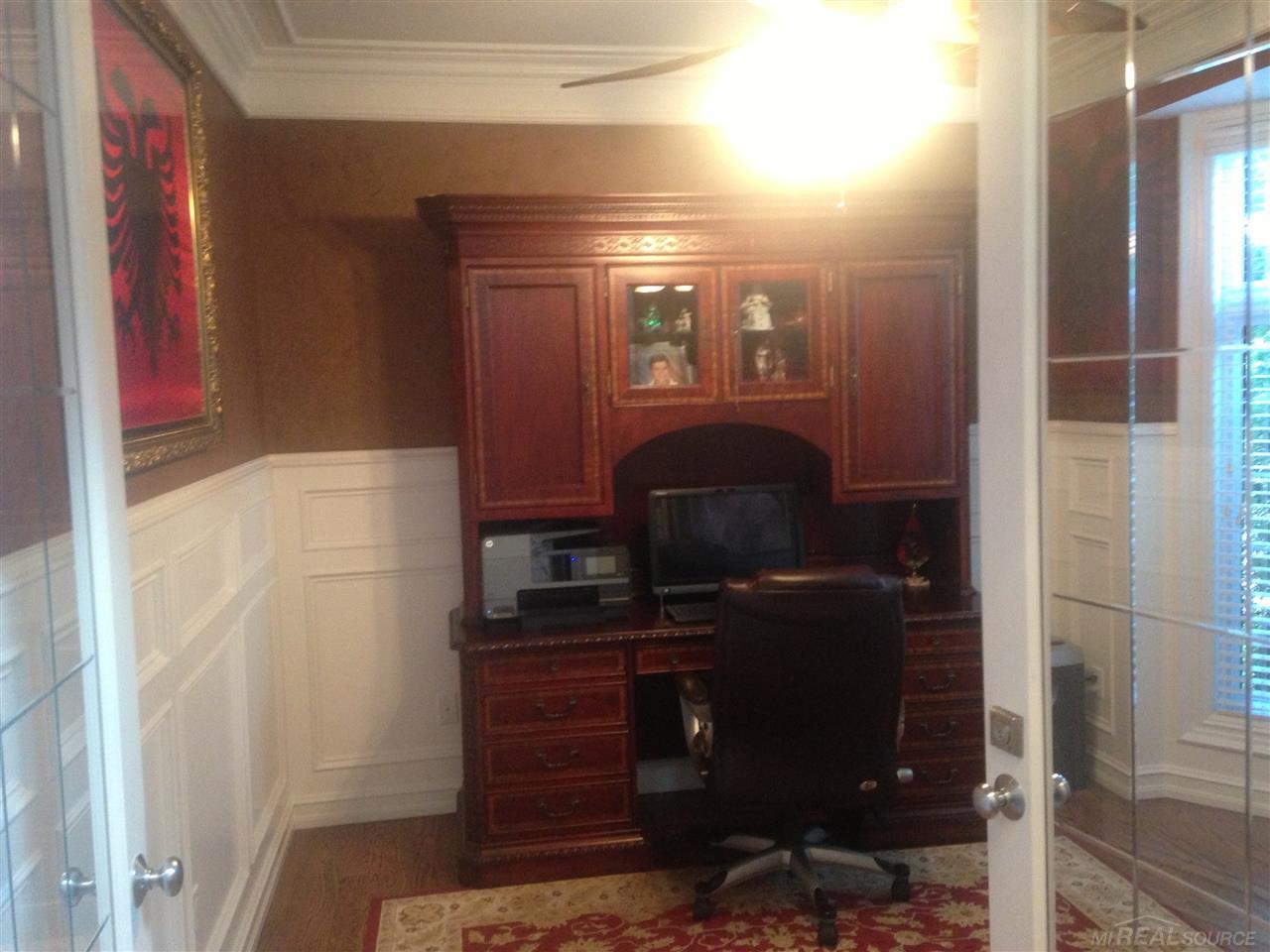 347 Mystic Rochester, MI 48306 - Photo 8 of 30 31259393-7.JPG
