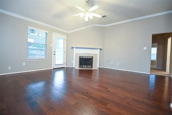 $2,350 | 6104 Promenade Lane, Pearland, TX 77584