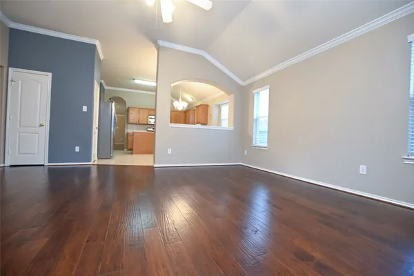 $2,350 | 6104 Promenade Lane, Pearland, TX 77584