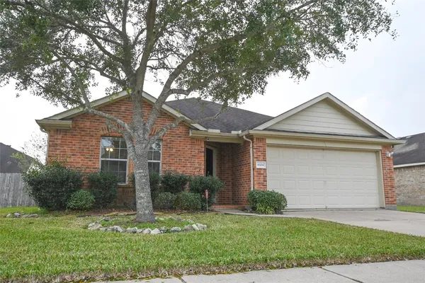 $2,350 | 6104 Promenade Lane, Pearland, TX 77584