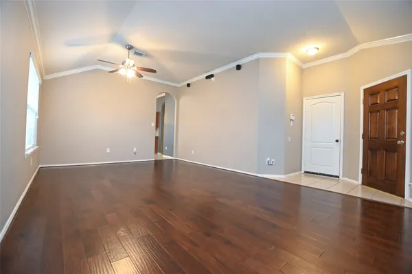 $2,350 | 6104 Promenade Lane, Pearland, TX 77584