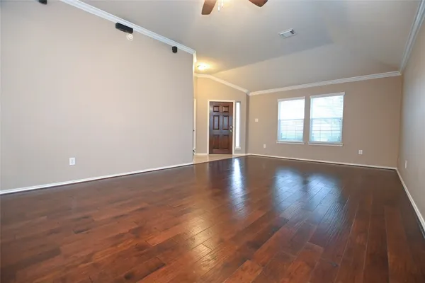 $2,350 | 6104 Promenade Lane, Pearland, TX 77584