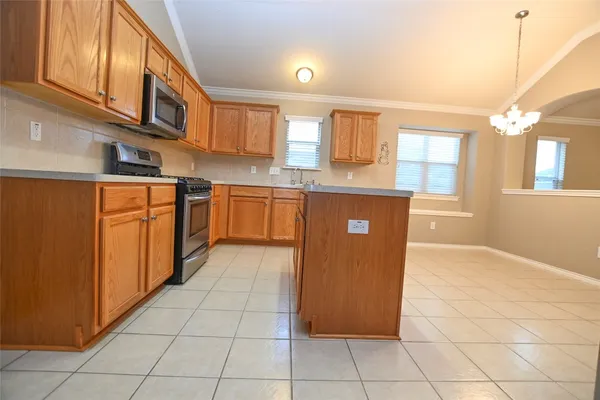 $2,350 | 6104 Promenade Lane, Pearland, TX 77584