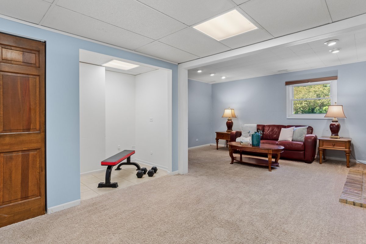 28W691 Leverenz Road Naperville, IL 60564 - Photo 11 of 29
