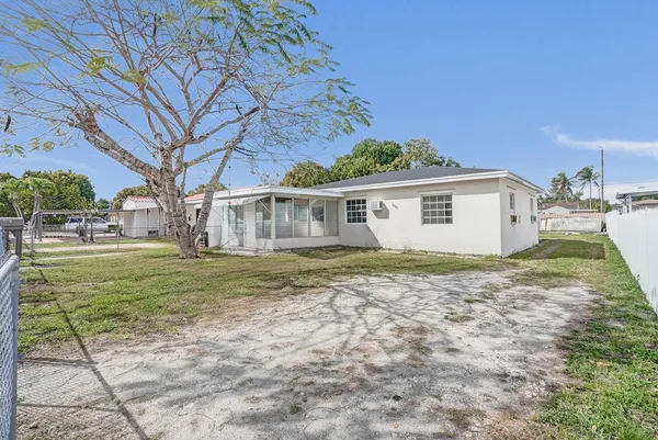 $479,000 | 251 East 57th Street, Hialeah, FL 33013