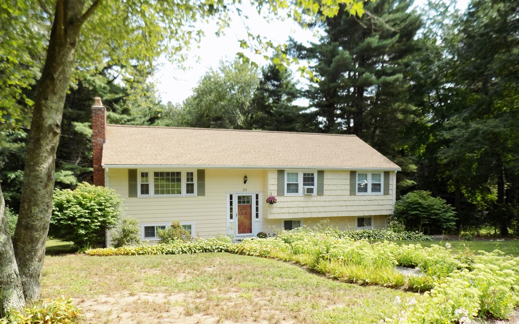 54 Colonial Road Medfield, MA 02052 - Photo 1 of 28 Gallery Image 1