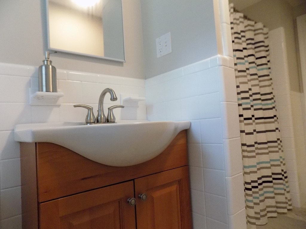 54 Colonial Road Medfield, MA 02052 - Photo 17 of 28 Gallery Image 17