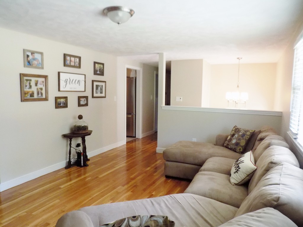 54 Colonial Road Medfield, MA 02052 - Photo 5 of 28 Gallery Image 5