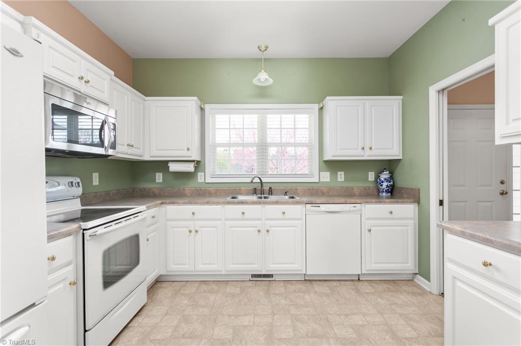 213 Drake Lane Mebane, NC 27302 - Photo 11 of 39