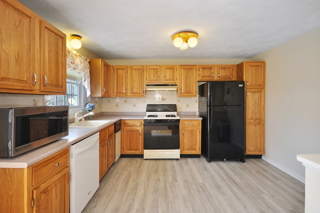 6 Apple Ridge Road, Unit 6 Maynard, MA 01754 - Photo 10 of 34 Gallery Image 10